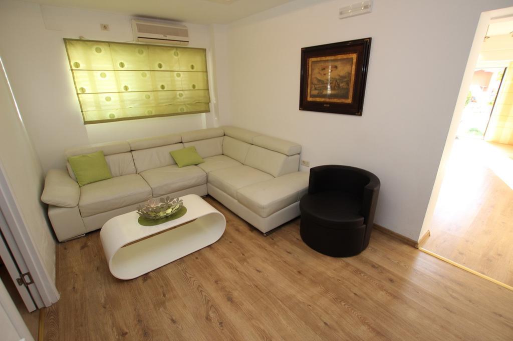 Apartment Milica Petrovac Bagian luar foto
